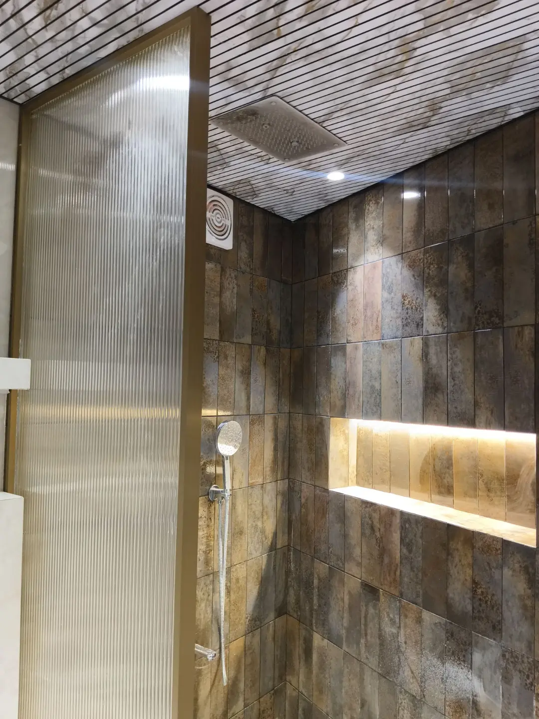 aluminium rose gold partition